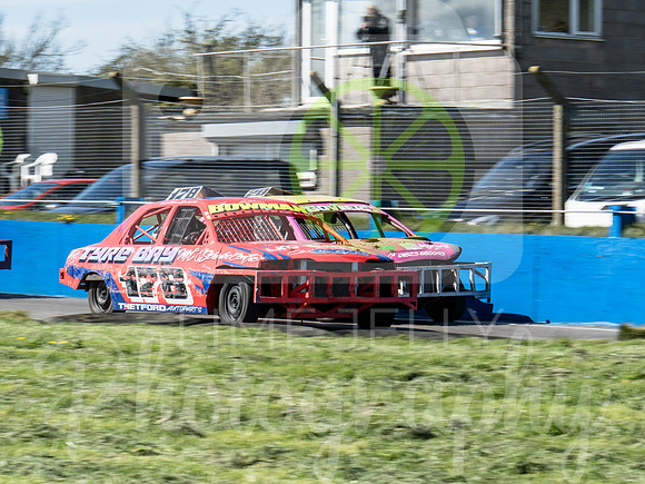 P1382299