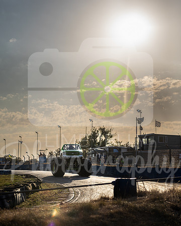 MR_MM_AUG26-1481892